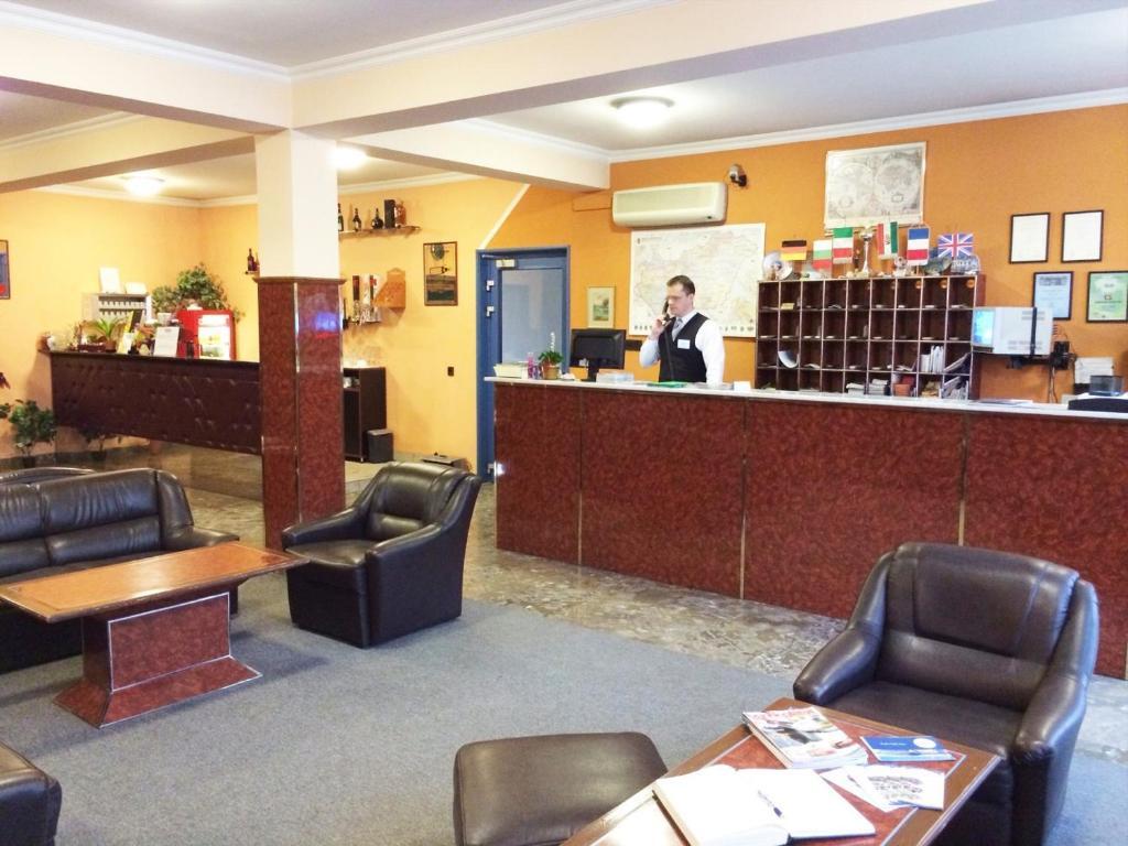 Hotel Uno Kecskemét Zewnętrze zdjęcie