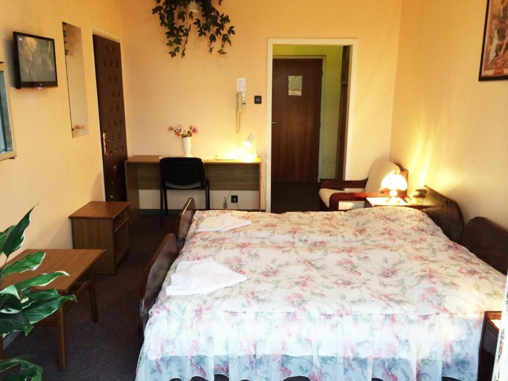 Hotel Uno Kecskemét Zewnętrze zdjęcie